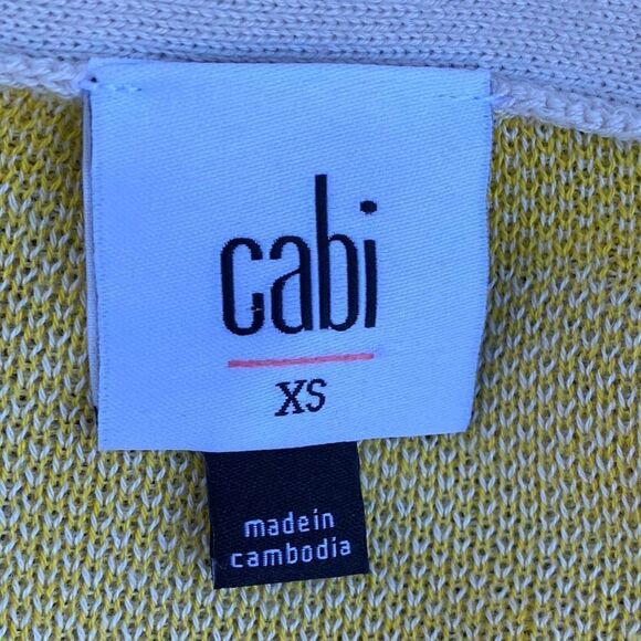 đ§„CAbiâXSâRoarâButton DownâCardiganâYellowâAnimalâPrintâNWOT - Picture 5 of 10